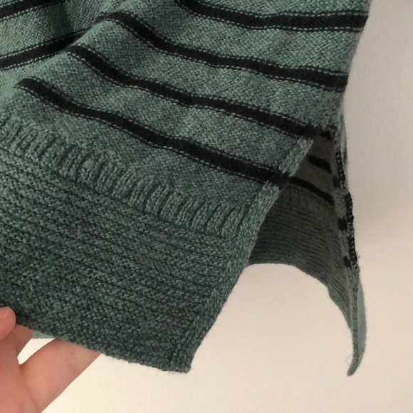 Shop Old Navy's Classic Boat-Neck Sweater  New - Picture 4 of 4